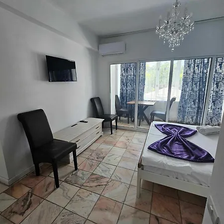 Pensiunea Mary ホステル